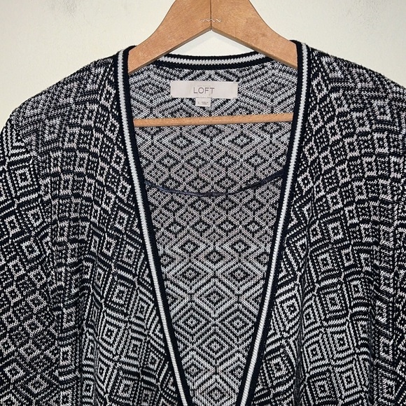 Women’s LOFT size Large ikat knitted open front cardi sweater top - Picture 2 of 7